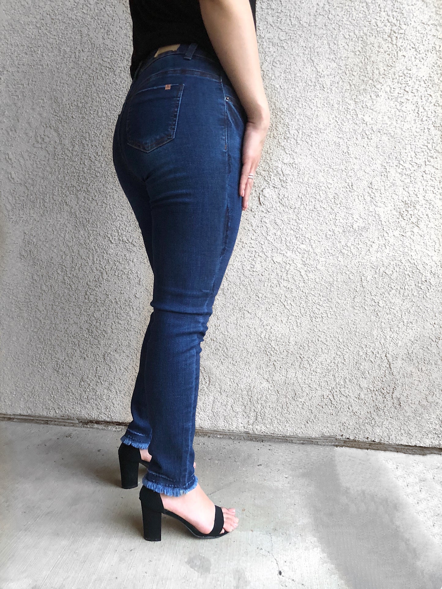 Melanie Frayed Hem Jeans