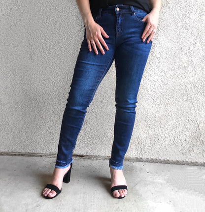 Melanie Frayed Hem Jeans